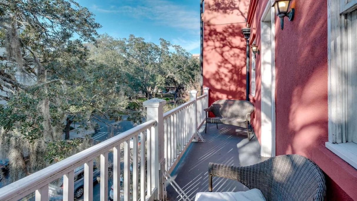 201 York #3 - Homey Downtown 2 Bedroom Steps From The River Savannah Eksteriør billede